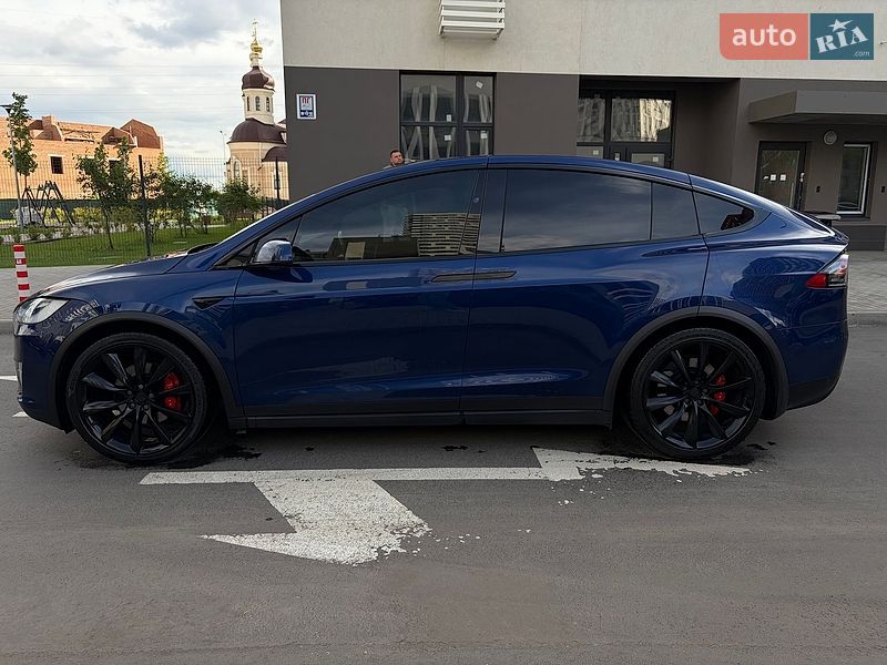 Внедорожник / Кроссовер Tesla Model X 2019 в Киеве