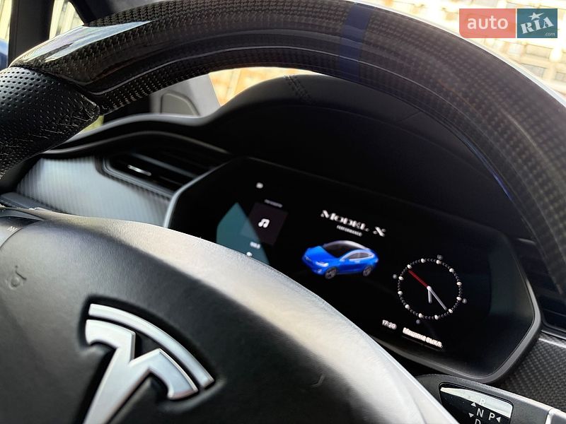 Внедорожник / Кроссовер Tesla Model X 2019 в Киеве