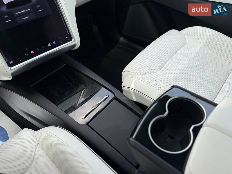 Внедорожник / Кроссовер Tesla Model X 2016 в Львове