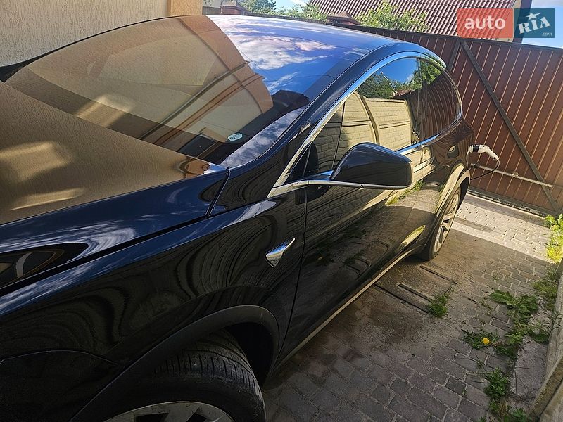 Внедорожник / Кроссовер Tesla Model X 2019 в Львове