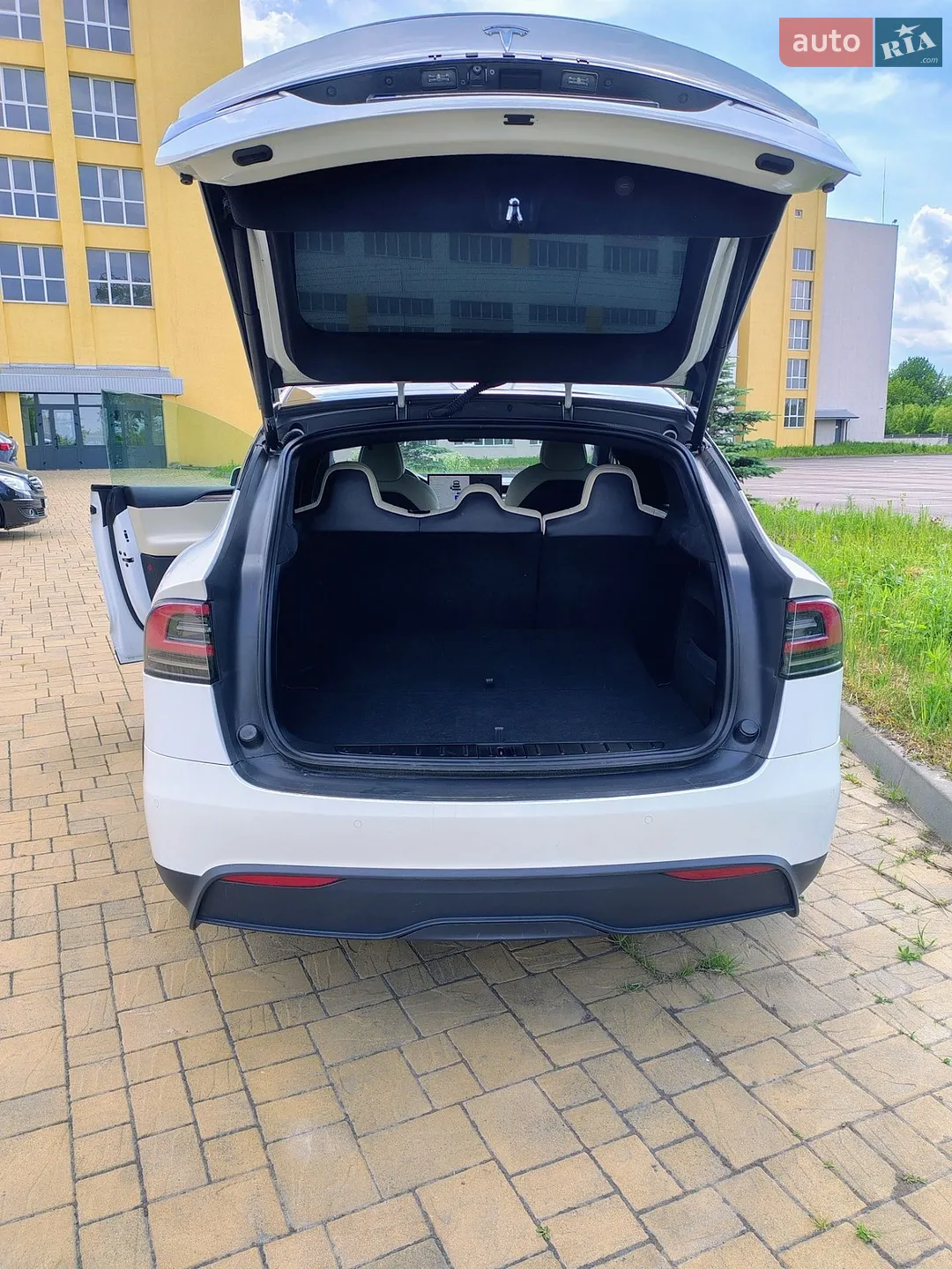 2022 Tesla Model X - мініатюра 3