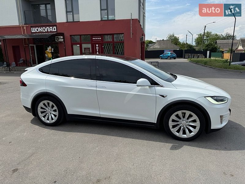 Позашляховик / Кросовер Tesla Model X 2018 в Києві