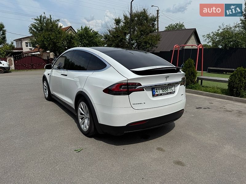 Позашляховик / Кросовер Tesla Model X 2018 в Києві