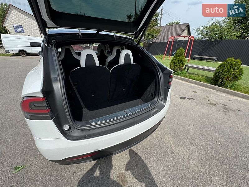 Позашляховик / Кросовер Tesla Model X 2018 в Києві