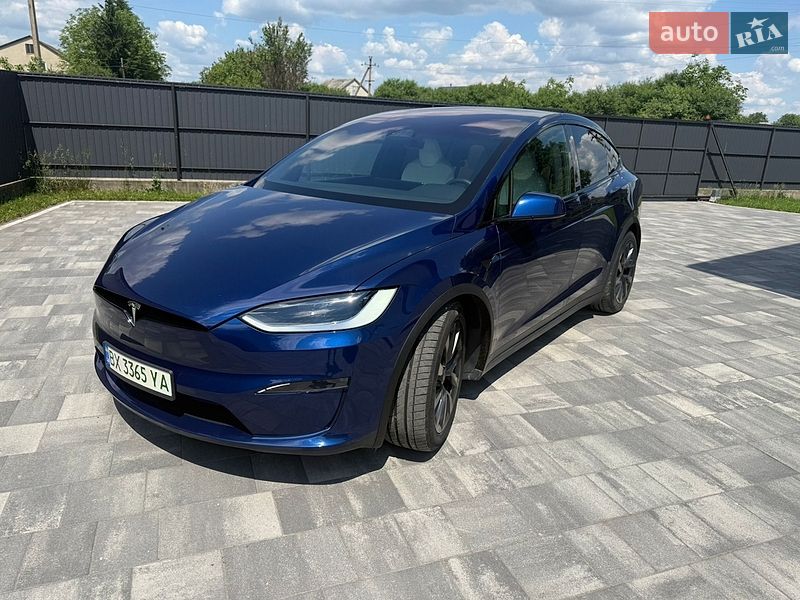 Tesla Model X 2024