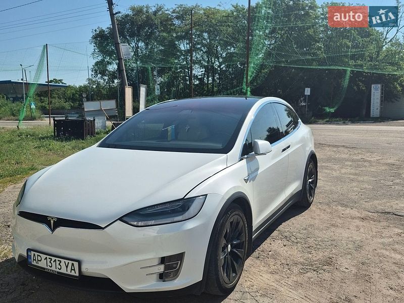 Tesla Model X 2019