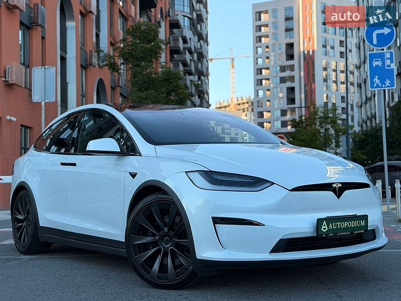 Tesla Model X 2022
