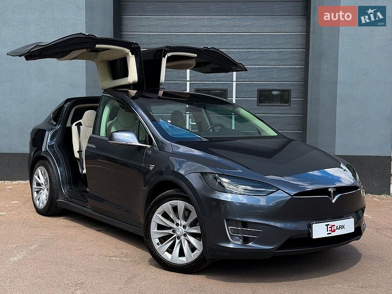 Tesla Model X 2018