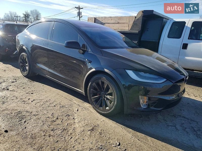 Внедорожник / Кроссовер Tesla Model X 2017 в Вышгороде фото 10 Внедорожник / Кроссовер Tesla Model X 2017 в Вышгороде