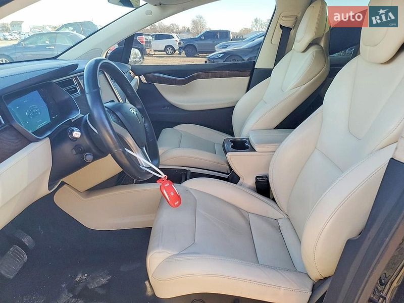Внедорожник / Кроссовер Tesla Model X 2017 в Вышгороде фото 6 Внедорожник / Кроссовер Tesla Model X 2017 в Вышгороде