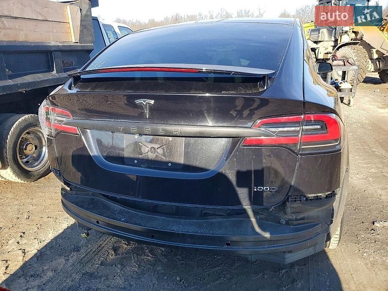 Внедорожник / Кроссовер Tesla Model X 2017 в Вышгороде фото 4 Внедорожник / Кроссовер Tesla Model X 2017 в Вышгороде