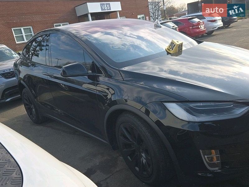 Внедорожник / Кроссовер Tesla Model X 2017 в Вышгороде фото 14 Внедорожник / Кроссовер Tesla Model X 2017 в Вышгороде