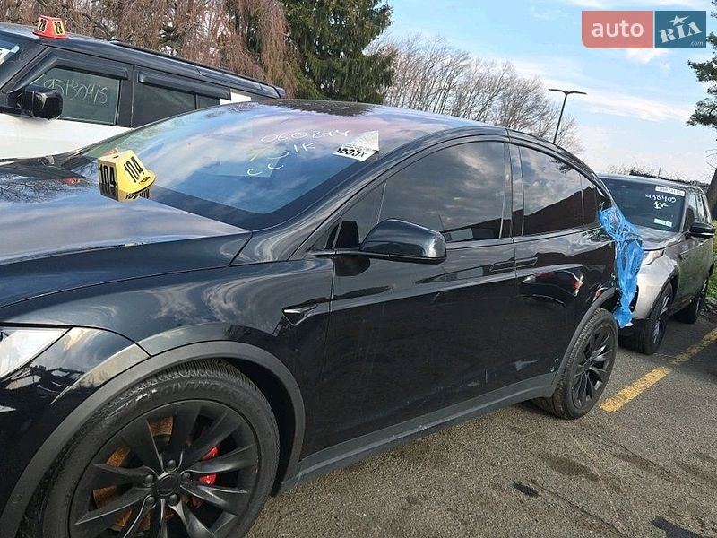 Внедорожник / Кроссовер Tesla Model X 2017 в Вышгороде фото 19 Внедорожник / Кроссовер Tesla Model X 2017 в Вышгороде