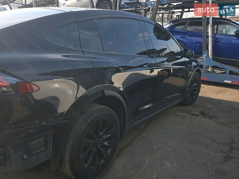 Внедорожник / Кроссовер Tesla Model X 2017 в Вышгороде фото 26 Внедорожник / Кроссовер Tesla Model X 2017 в Вышгороде