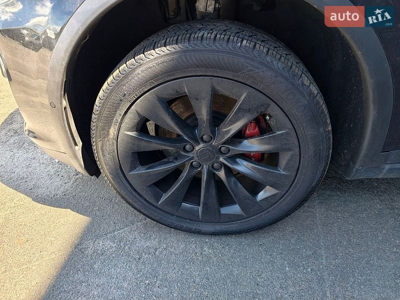 Внедорожник / Кроссовер Tesla Model X 2017 в Вышгороде фото 31 Внедорожник / Кроссовер Tesla Model X 2017 в Вышгороде