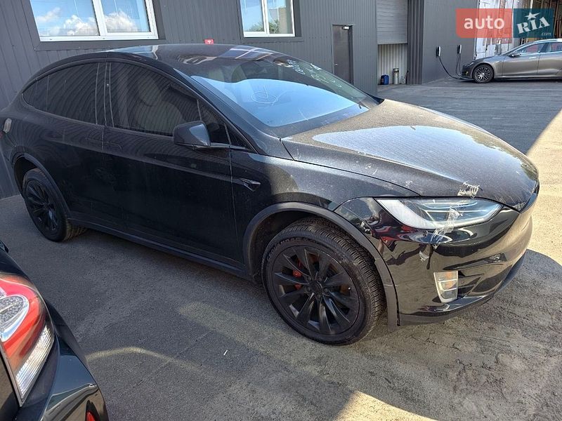 Внедорожник / Кроссовер Tesla Model X 2017 в Вышгороде фото 3 Внедорожник / Кроссовер Tesla Model X 2017 в Вышгороде