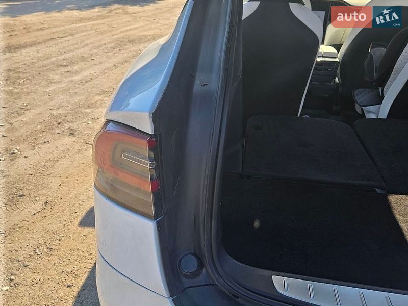 Внедорожник / Кроссовер Tesla Model X 2020 в Киеве
