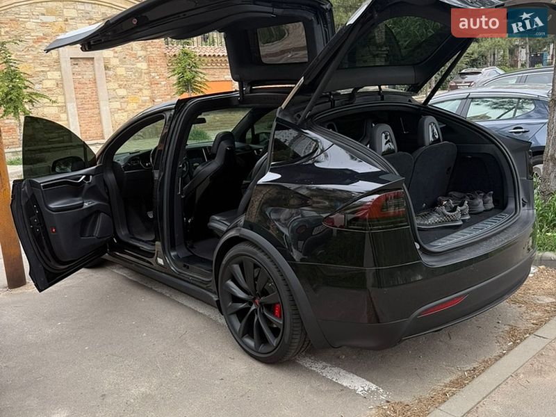 Позашляховик / Кросовер Tesla Model X 2015 в Києві