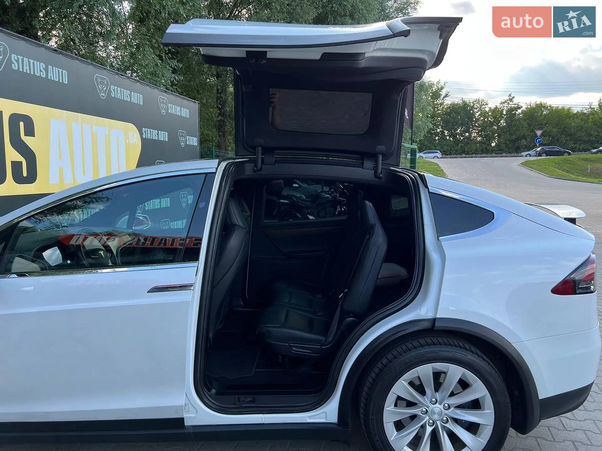 2020 Tesla Model X - мініатюра 28