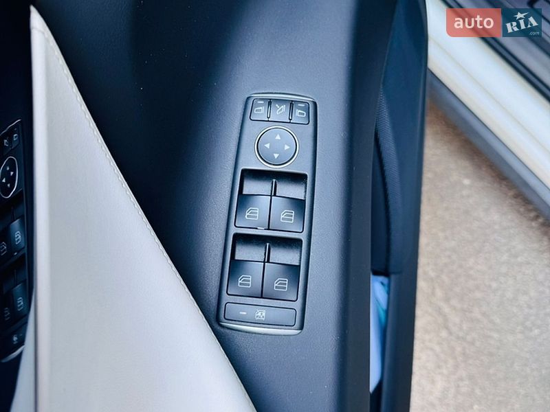 Позашляховик / Кросовер Tesla Model X 2020 в Києві фото 17 Позашляховик / Кросовер Tesla Model X 2020 в Києві