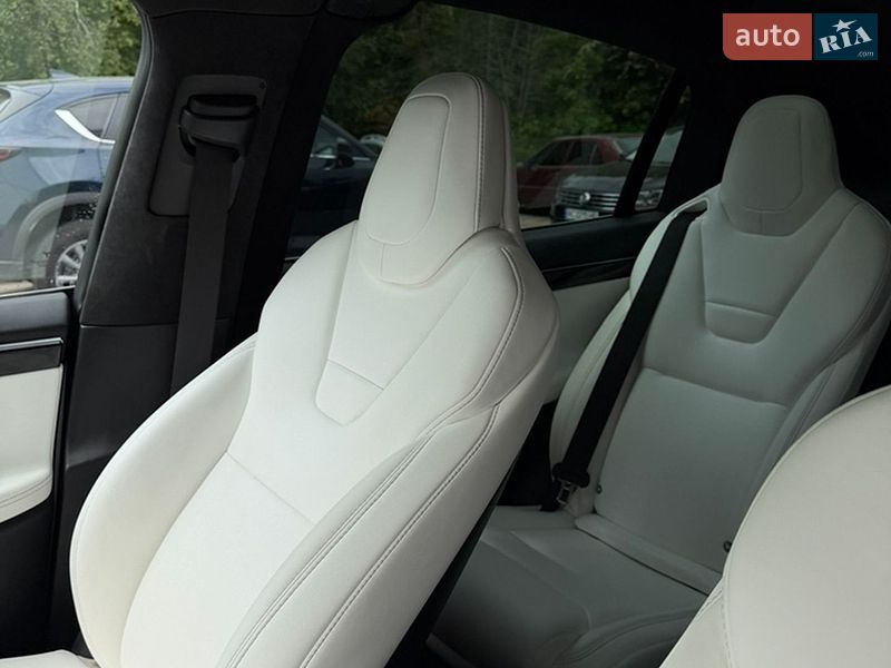 Позашляховик / Кросовер Tesla Model X 2017 в Луцьку фото 8 Позашляховик / Кросовер Tesla Model X 2017 в Луцьку