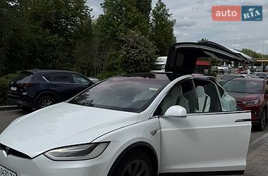 Позашляховик / Кросовер Tesla Model X 2017 в Луцьку фото 2 Позашляховик / Кросовер Tesla Model X 2017 в Луцьку