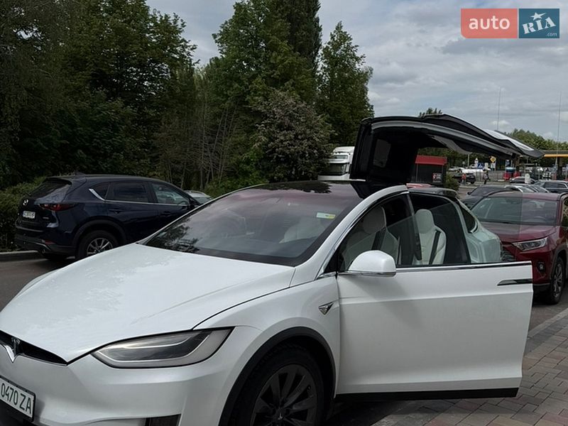 Позашляховик / Кросовер Tesla Model X 2017 в Луцьку фото 2 Позашляховик / Кросовер Tesla Model X 2017 в Луцьку