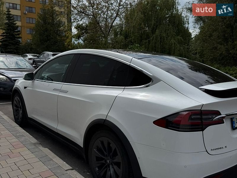 Позашляховик / Кросовер Tesla Model X 2017 в Луцьку фото 3 Позашляховик / Кросовер Tesla Model X 2017 в Луцьку