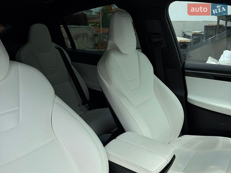 Позашляховик / Кросовер Tesla Model X 2017 в Луцьку фото 16 Позашляховик / Кросовер Tesla Model X 2017 в Луцьку