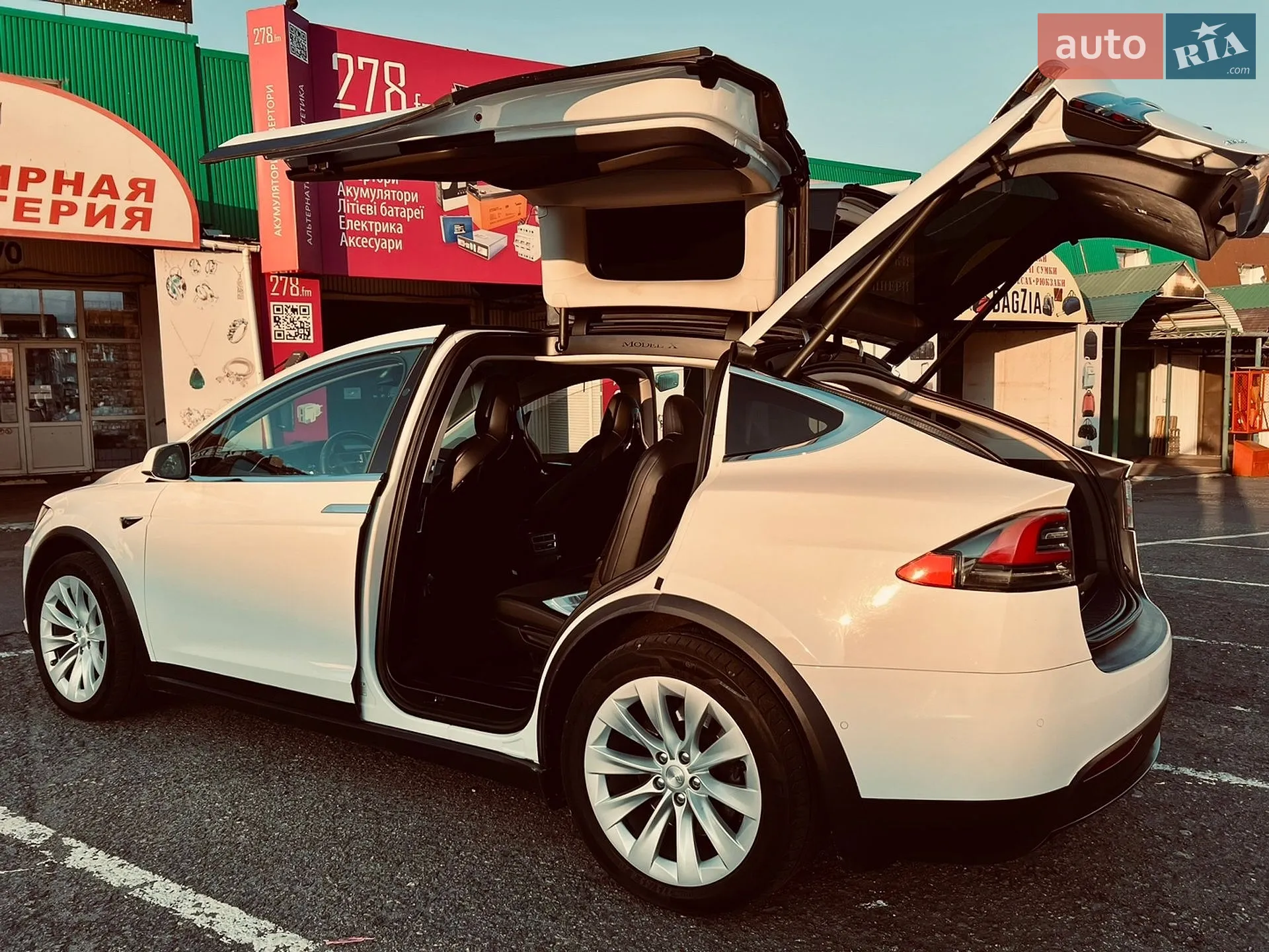 2016 Tesla Model X - мініатюра 15