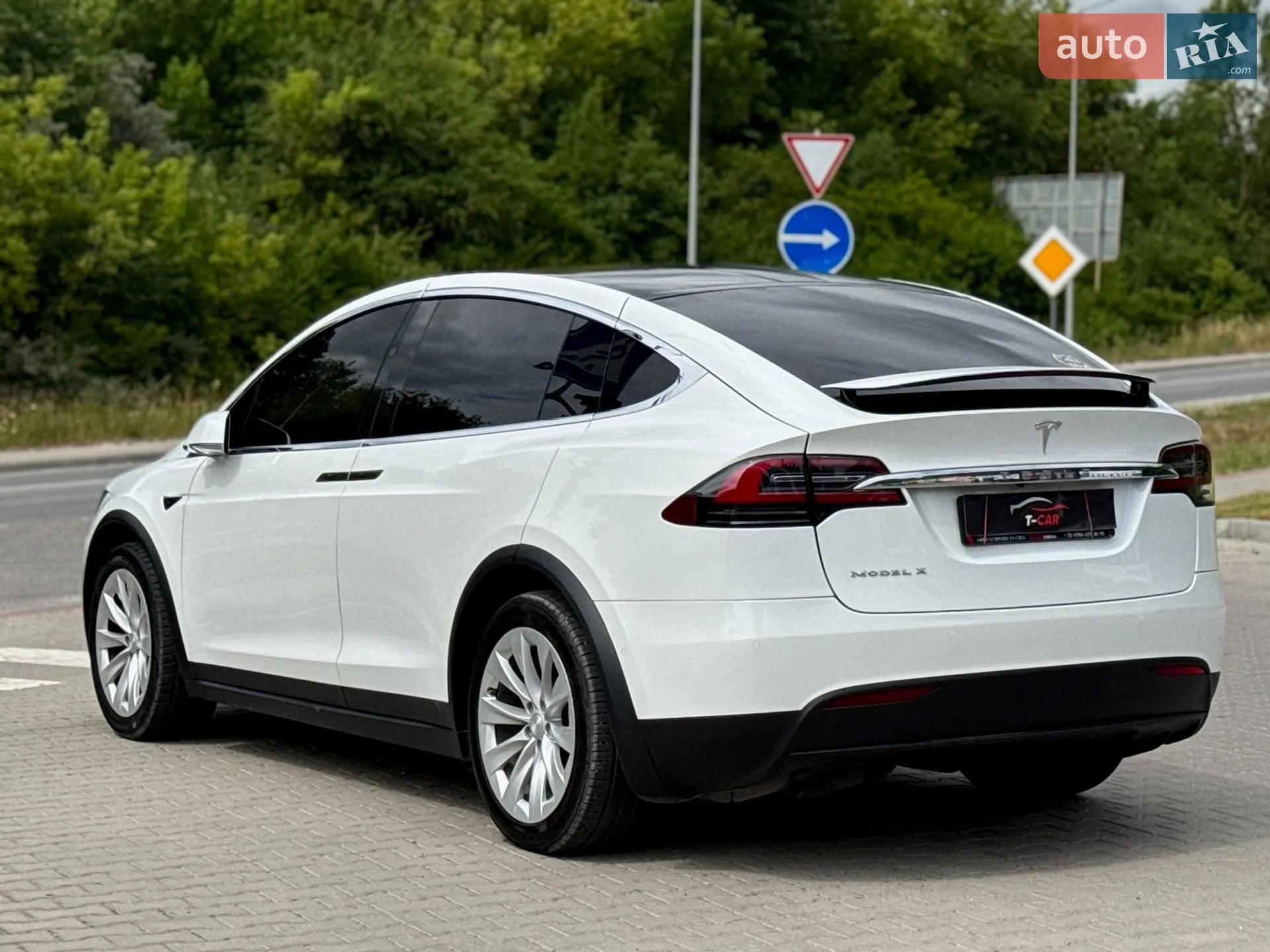 2020 Tesla Model X - мініатюра 26