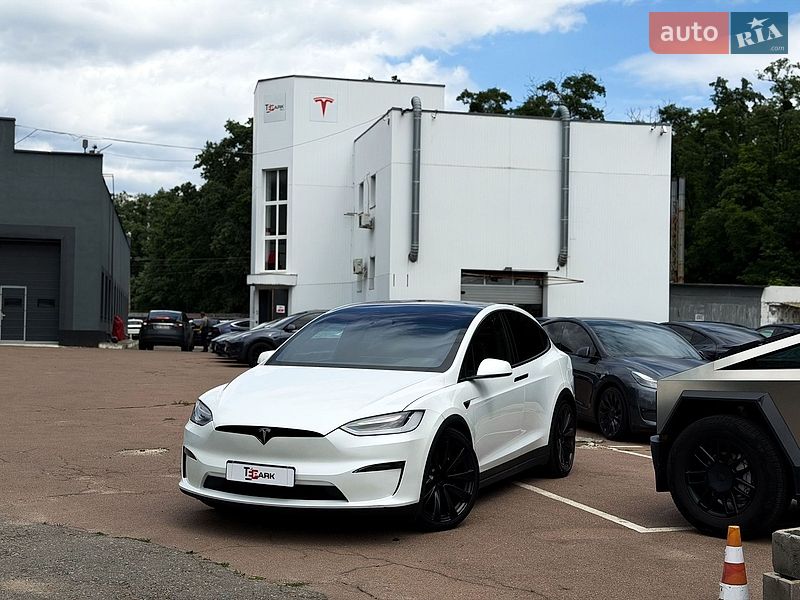 Tesla Model X, фото з оголошення