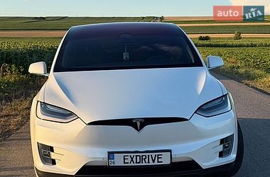 Позашляховик / Кросовер Tesla Model X 2019 в Чернівцях