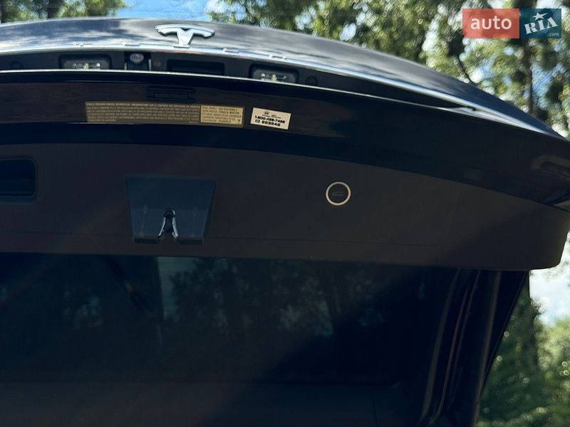 Внедорожник / Кроссовер Tesla Model X 2018 в Виннице