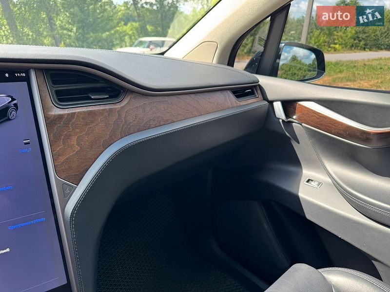Внедорожник / Кроссовер Tesla Model X 2018 в Виннице