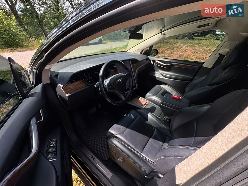 Внедорожник / Кроссовер Tesla Model X 2018 в Виннице