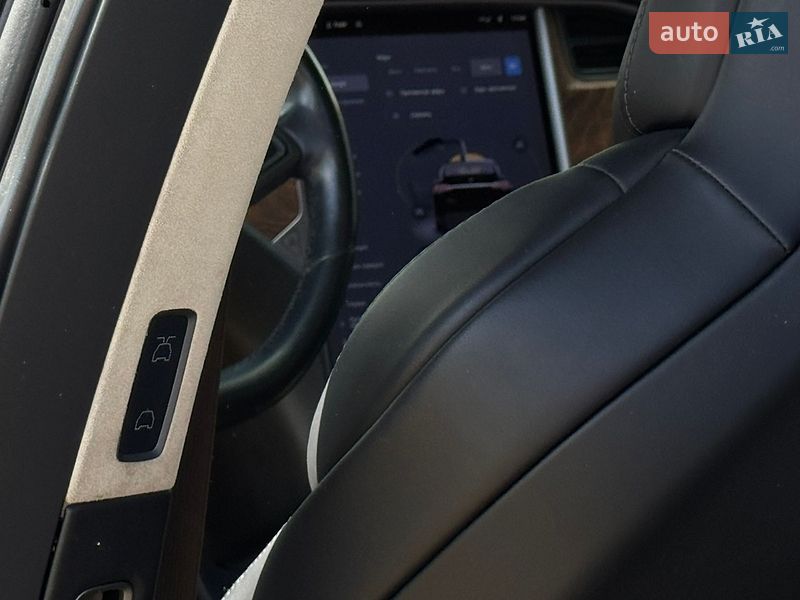 Внедорожник / Кроссовер Tesla Model X 2018 в Виннице