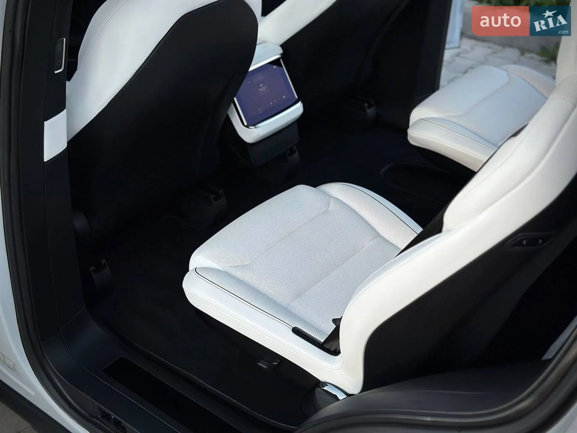 2022 Tesla Model X - мініатюра 18