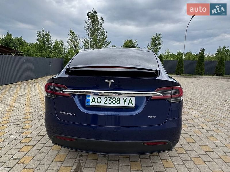 Позашляховик / Кросовер Tesla Model X 2016 в Іршаві