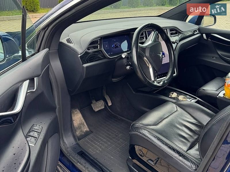 Позашляховик / Кросовер Tesla Model X 2016 в Іршаві