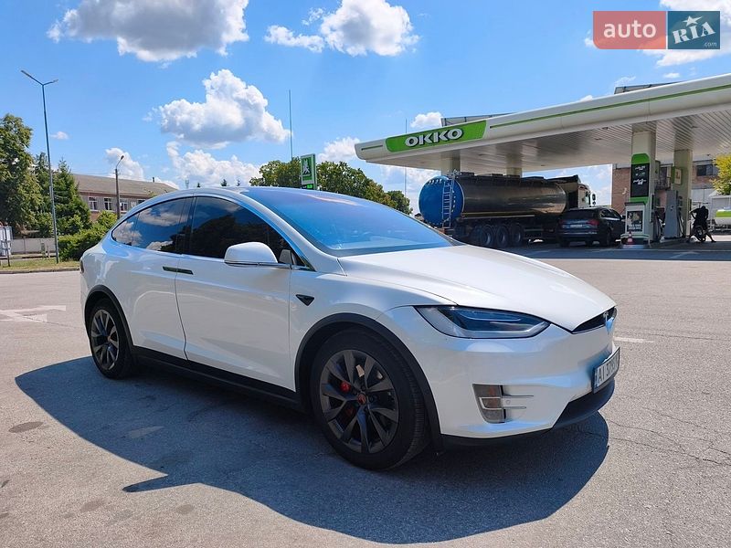 Внедорожник / Кроссовер Tesla Model X 2017 в Сквире