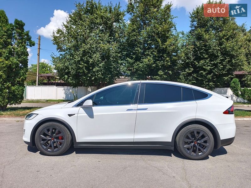 Внедорожник / Кроссовер Tesla Model X 2017 в Сквире