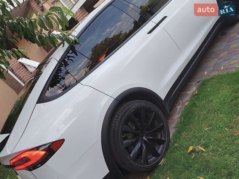 Внедорожник / Кроссовер Tesla Model X 2020 в Киеве