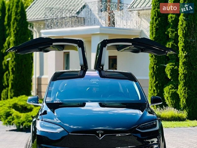 Внедорожник / Кроссовер Tesla Model X 2017 в Луцке