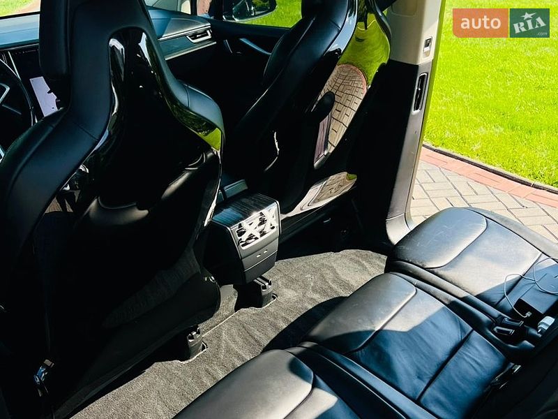 Внедорожник / Кроссовер Tesla Model X 2017 в Луцке