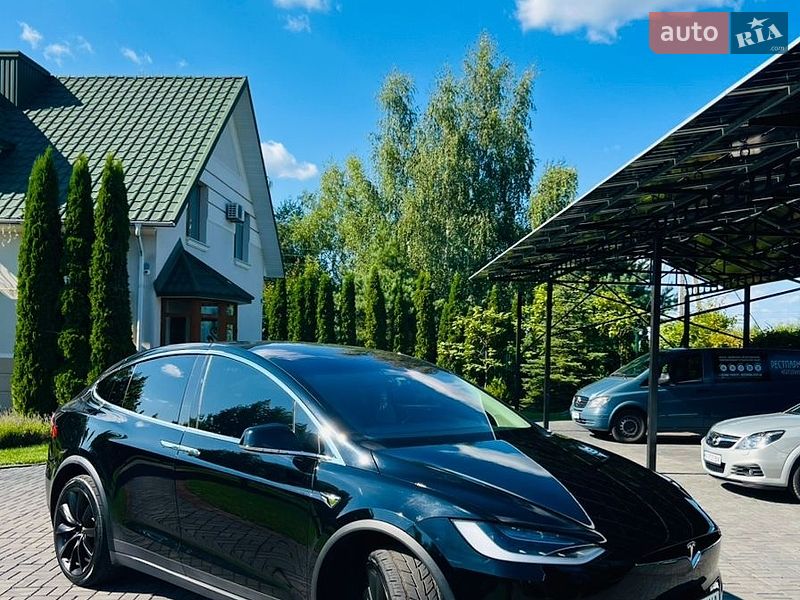 Внедорожник / Кроссовер Tesla Model X 2017 в Луцке