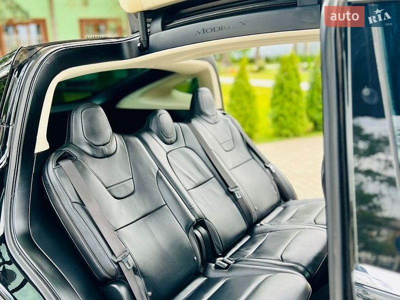 Внедорожник / Кроссовер Tesla Model X 2017 в Луцке