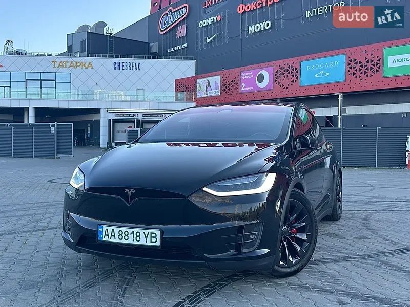 Tesla Model X 2019