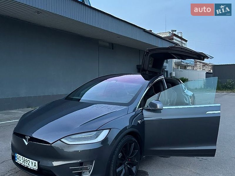 Внедорожник / Кроссовер Tesla Model X 2019 в Львове
