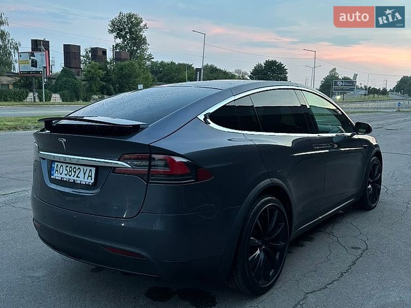 Внедорожник / Кроссовер Tesla Model X 2019 в Львове